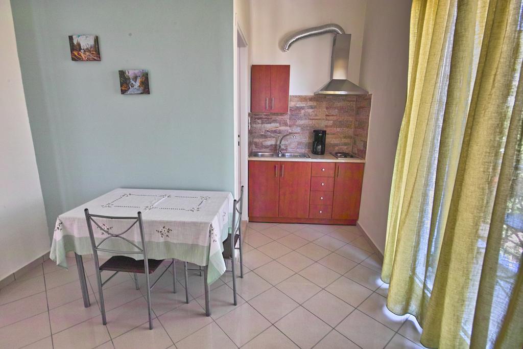 Plumeria Flowery Apartment Agios Kirykos  Room photo